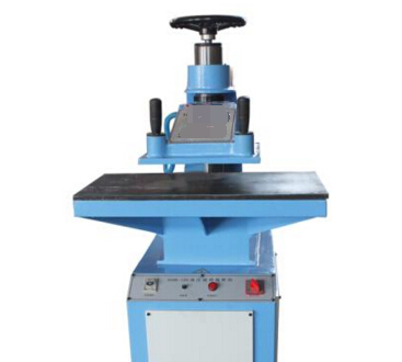 如何根據(jù)生產(chǎn)需求選擇合適的四柱裁斷機(jī)型號？